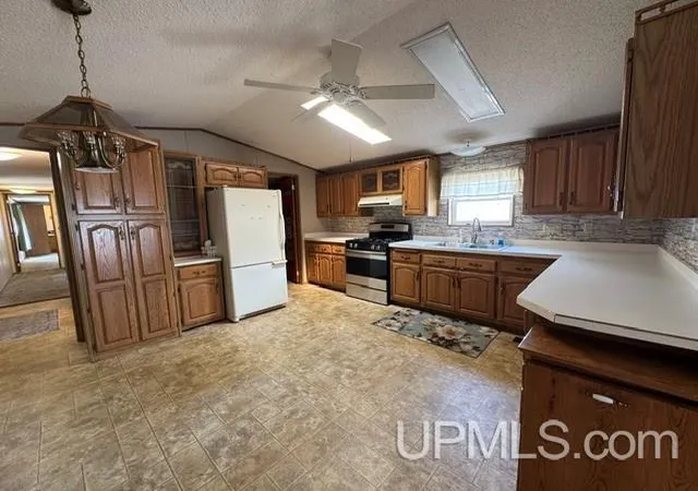 Photo 4 of Single family home for sale at 155 29th Street, Gladstone, MI 49829 | MLS# 50217158 | Listing updated on 2026-09-01