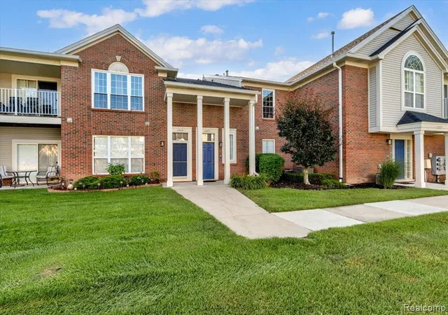 Photo 2 of Condo for sale at 51677 Hale Ln #122, Chesterfield, MI 48051 2344 | MLS# 61024501 | Listing updated on 2026-09-05
