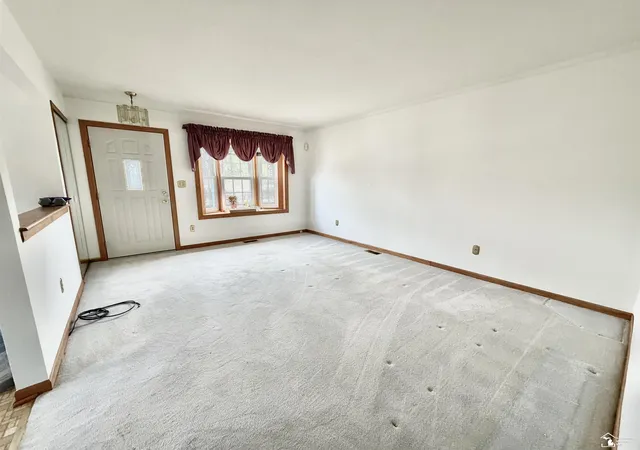 Homes for sale in Trenton, MI | 25920 Reeck Rd, Trenton, MI 48183 | MLS# 50202578