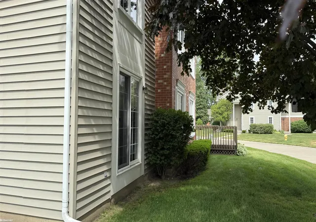 Homes for sale in Clinton Township, MI | 37515 Stonegate Cir, Clinton Township, MI 48036 | MLS# 50210216