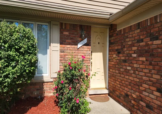 Photo 3 of Single family home for sale at 26061 Marlowe Pl, Oak Park, MI 48237 | MLS# 70553189 | Listing updated on 2026-08-28