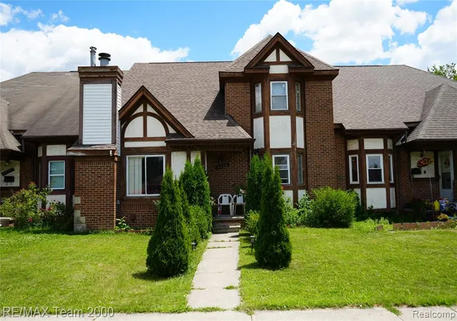 1st image of 6426 Chase Rd, Dearborn, MI 48126 | MLS# 61004554