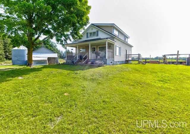 Homes for sale in Bark River, MI | 6980 E Ln, Bark River, MI 49807 | MLS# 50213230