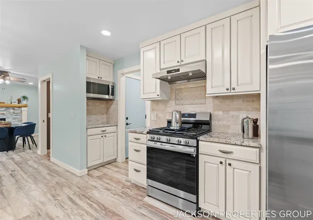 Photo 4 of Sale Pending at 1630 Forest Hl Ave, Grand Rapids, MI 49546 | MLS# 70537917 | Listing updated on 2026-06-14
