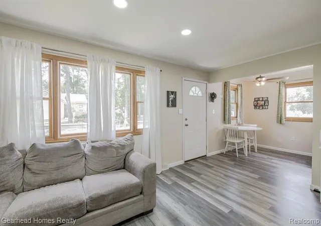 Photo 5 of Sale Pending at 2411 Dean Dr, Highland, MI 48356 | MLS# 61018116 | Listing updated on 2026-08-10