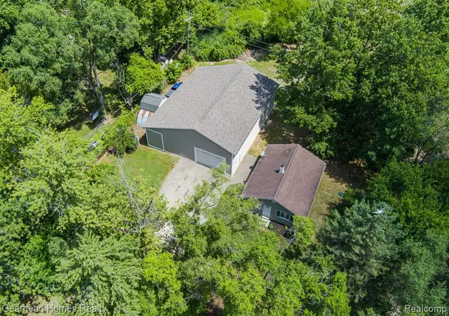 Photo 68 of Sale Pending at 2411 Dean Dr, Highland, MI 48356 | MLS# 61018116 | Listing updated on 2026-08-10