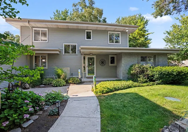 Photo 3 of Single family home for sale at 3717 Kawkawlin River Dr, Bay City, MI 48706 | MLS# 50216759 | Listing updated on 2026-08-31