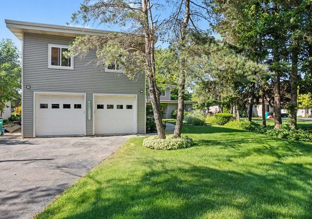 Photo 4 of Single family home for sale at 3717 Kawkawlin River Dr, Bay City, MI 48706 | MLS# 50216759 | Listing updated on 2026-08-31