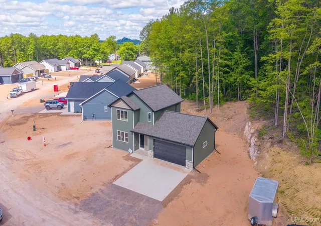 Photo 3 of Single family home for sale at 213 Sunset Dr, Negaunee, MI 49866 | MLS# 50192515 | Listing updated on 2026-08-06