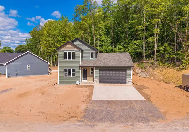 Photo 4 of Single family home for sale at 213 Sunset Dr, Negaunee, MI 49866 | MLS# 50192515 | Listing updated on 2026-08-06