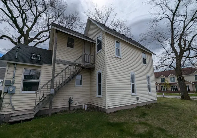 Homes for sale in Traverse City, MI | 611 E Eighth St, Traverse City, MI 49686 | MLS# 80066123