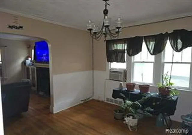 Photo 2 of Single family home for sale at 802 Marquette St, Flint, MI 48504 | MLS# 61005009 | Listing updated on 2026-07-09