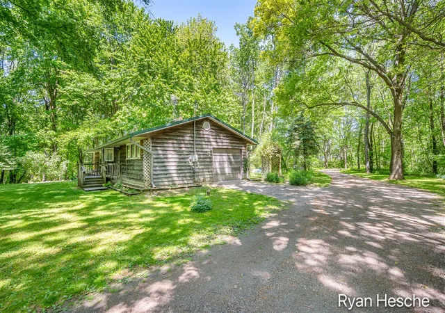 Homes for sale in Saranac, MI | 8775 Peck Lake Rd, Saranac, MI 48881 | MLS# 70535919