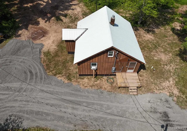 Photo 5 of Single family home for sale at 17463 Prickett Dam Rd, Pelkie, MI 49958 | MLS# 50216173 | Listing updated on 2026-08-22