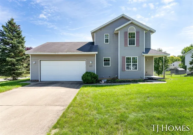 Photo 1 of Single family home for sale at 3519 Breezewood Dr, Kentwood, MI 49512 | MLS# 70555167 | Listing updated on 2026-08-27