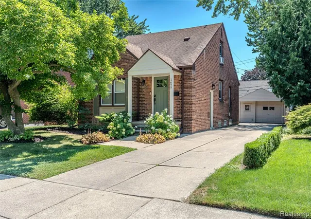 Photo 2 of Sale Pending at 1627 Columbia Rd, Berkley, MI 48072 | MLS# 61018784 | Listing updated on 2026-08-10
