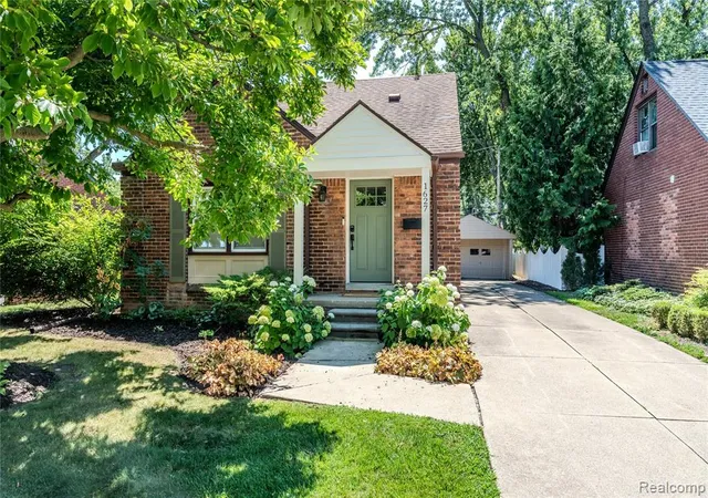 Photo 3 of Sale Pending at 1627 Columbia Rd, Berkley, MI 48072 | MLS# 61018784 | Listing updated on 2026-08-10