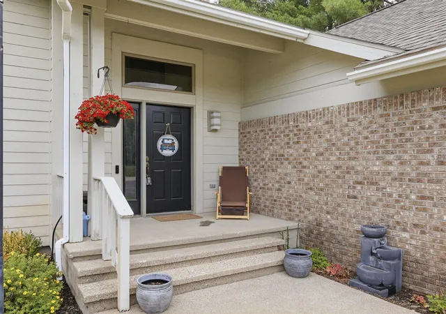 Photo 3 of Single family home for sale at 9551 Clubhouse Dr, Stanwood, MI 49346 | MLS# 70542110 | Listing updated on 2026-08-19