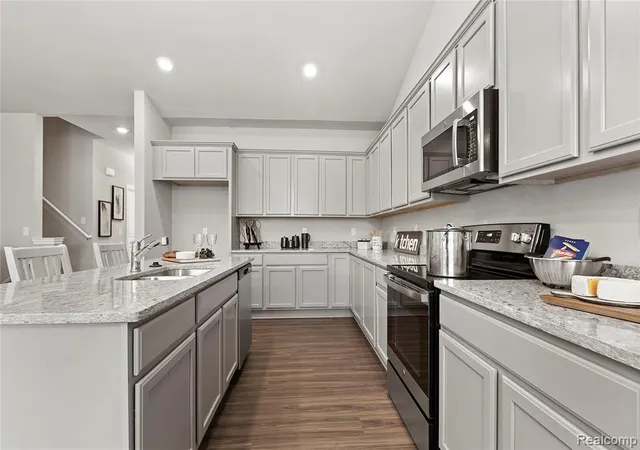 Photo 3 of Sale Pending at 9913 Crossview Trl #123, Howell, MI 48855 | MLS# 61019647 | Listing updated on 2026-08-11