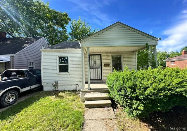 Photo 2 of Single family home for sale at 15252 Rossini Dr, Detroit, MI 48205 2053 | MLS# 61005091 | Listing updated on 2026-09-04