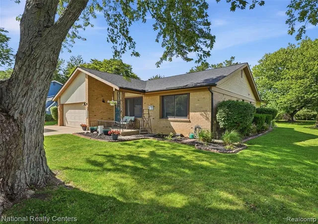 3rd image of 40368 Village Wood Rd, Novi, MI 48375 | MLS# 61007344