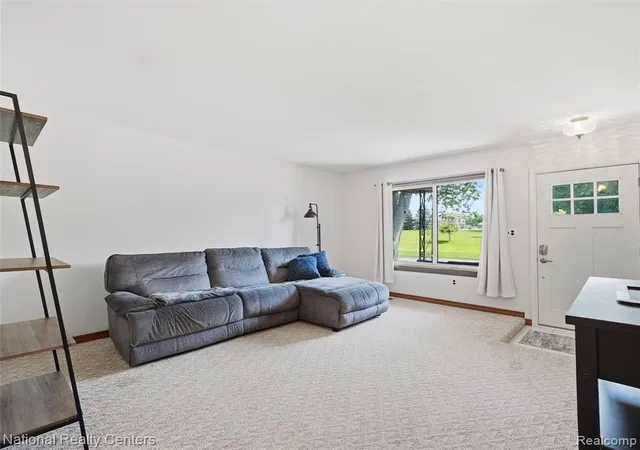 5th image of 40368 Village Wood Rd, Novi, MI 48375 | MLS# 61007344