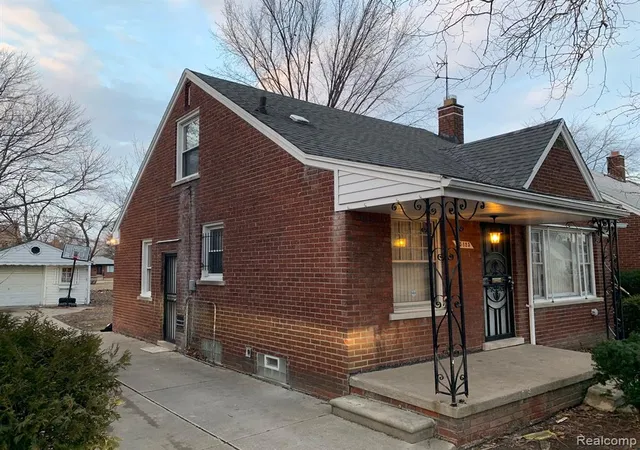 5th image of 15825 Bringard Dr, Detroit, MI 48205 | MLS# 60360352