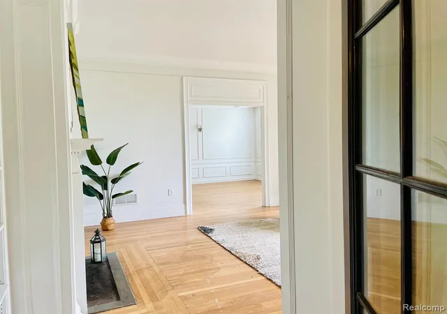 45th image of 2900 E Jefferson Ave #B1, Detroit, MI 48207 | MLS# 60134827