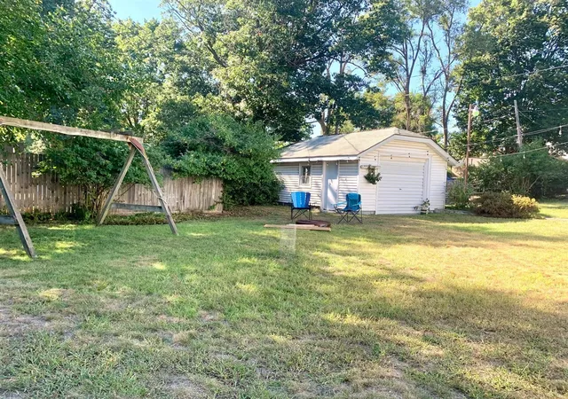 Photo 3 of Single family home for sale at 508 S Washington Ave, Ludington, MI 49431 | MLS# 70554628 | Listing updated on 2026-10-02