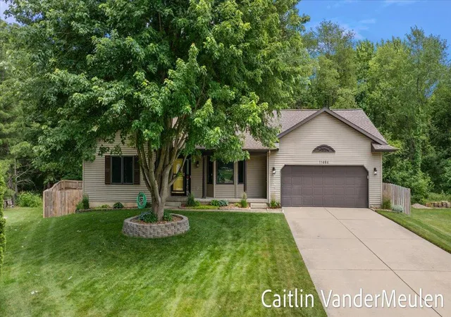 3rd image of 11484 Cameron Ave, Allendale, MI 49401 | MLS# 70541084