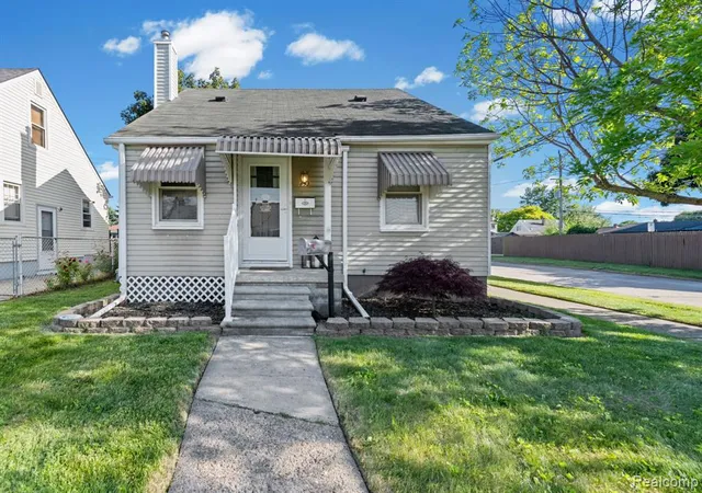 Homes for sale in Lincoln Park, MI | 893 Ford Blvd, Lincoln Park, MI 48146 | MLS# 61001604