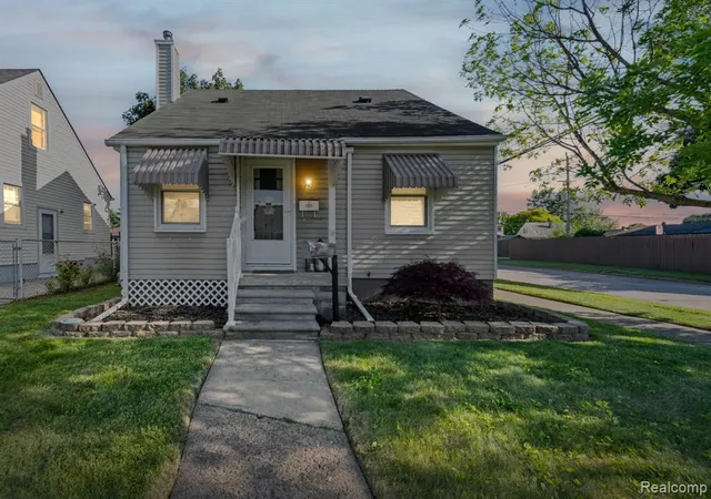 Homes for sale in Lincoln Park, MI | 893 Ford Blvd, Lincoln Park, MI 48146 | MLS# 61001604
