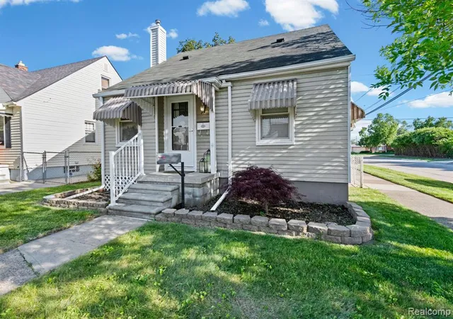 Homes for sale in Lincoln Park, MI | 893 Ford Blvd, Lincoln Park, MI 48146 | MLS# 61001604