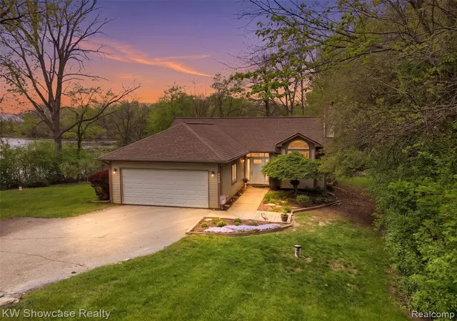 Homes for sale in Clarkston, MI | 6053 N Bay, Clarkston, MI 48346 | MLS# 61002581