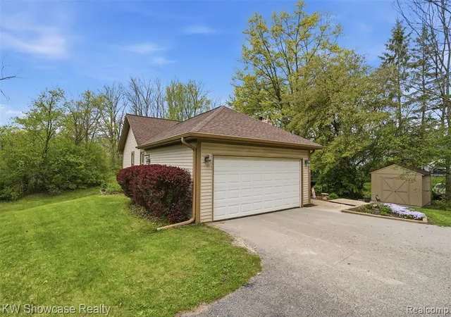 Homes for sale in Clarkston, MI | 6053 N Bay, Clarkston, MI 48346 | MLS# 61002581