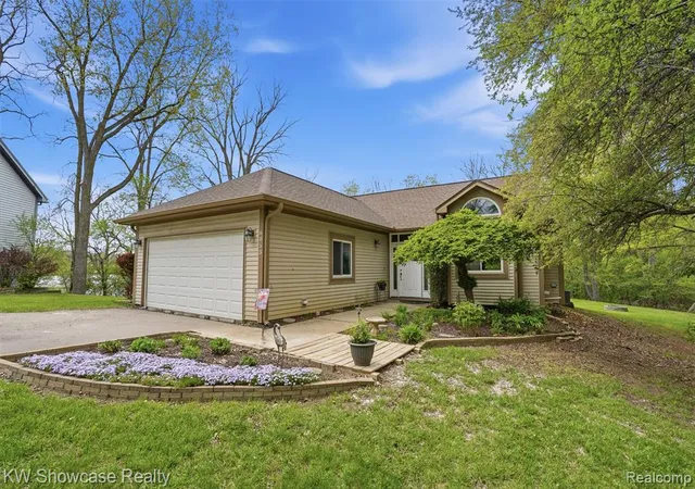Homes for sale in Clarkston, MI | 6053 N Bay, Clarkston, MI 48346 | MLS# 61002581