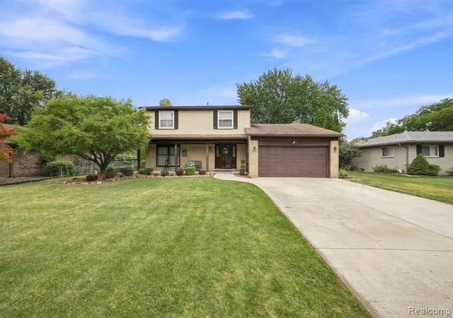 Photo 1 of Single family home for sale at 19011 Gill Rd, Livonia, MI 48152 | MLS# 61022929 | Listing updated on 2026-08-29