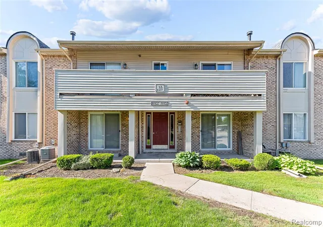 Homes for sale in Canton, MI | 44453 Savery Dr, Canton, MI 48187 | MLS# 60997798