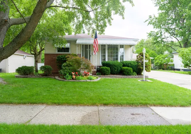 Homes for sale in Madison Heights, MI | 26352 Osmun St, Madison Heights, MI 48071 | MLS# 70543245
