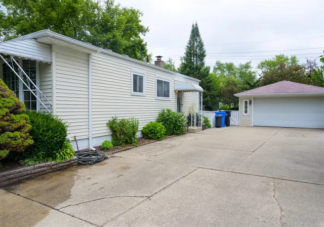 Homes for sale in Madison Heights, MI | 26352 Osmun St, Madison Heights, MI 48071 | MLS# 70543245