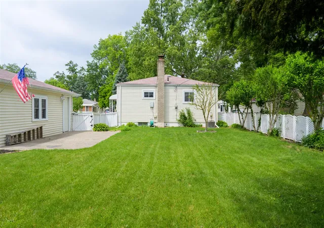 Homes for sale in Madison Heights, MI | 26352 Osmun St, Madison Heights, MI 48071 | MLS# 70543245