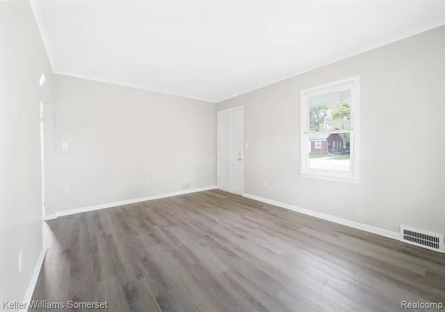 Photo 3 of Single family home for sale at 19214 Roscommon St, Harper Woods, MI 48225 2116 | MLS# 61025449 | Listing updated on 2026-10-08