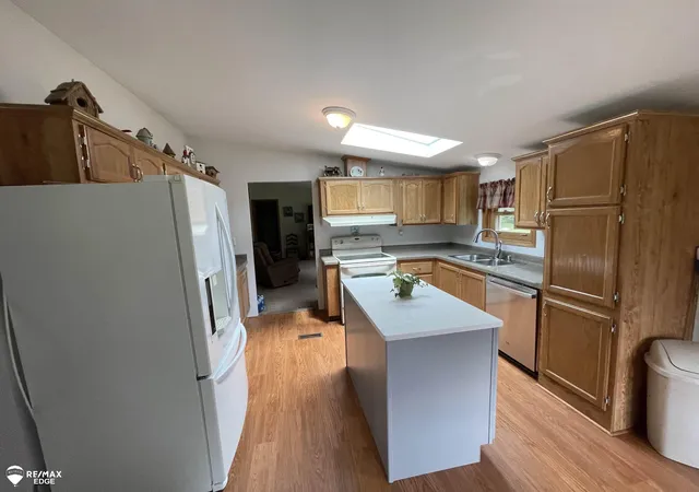 Photo 5 of Single Family Residence at 4573 Klam Rd, Columbiaville, MI 48421 | MLS# 50210359 | | Sold on 2026-07-10