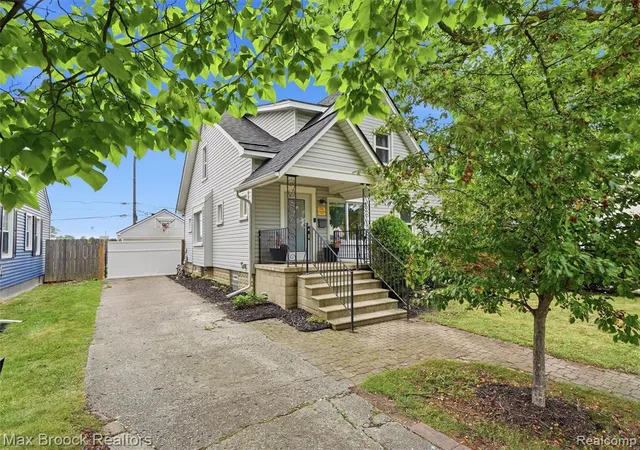 4th image of 1216 W Windemere Ave, Royal Oak, MI 48073 | MLS# 61020333