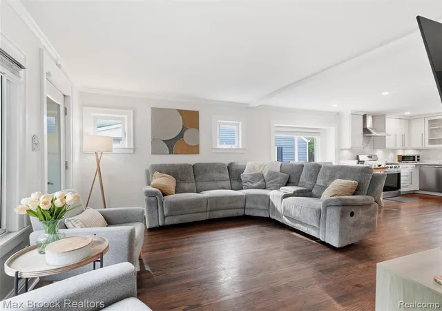 5th image of 1216 W Windemere Ave, Royal Oak, MI 48073 | MLS# 61020333