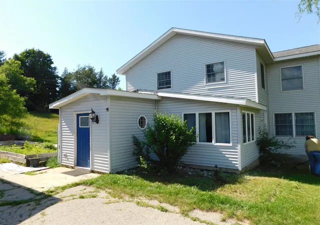 Photo 2 of Single family home for sale at 11518 Chippewa Hwy, Bear Lake, MI 49614 | MLS# 70542107 | Listing updated on 2026-09-07