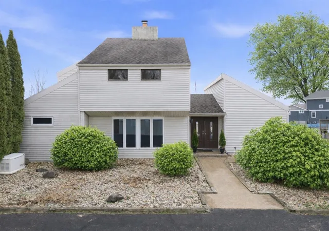 Homes for sale in Scotts, MI | 7738 N Indian Lake Dr, Scotts, MI 49088 | MLS# 70536584