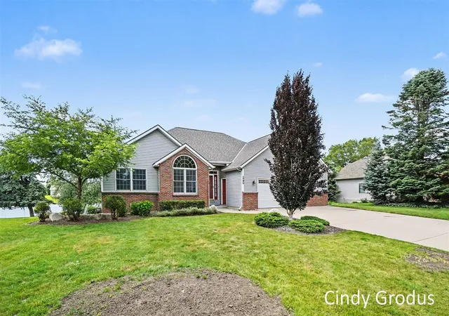 Homes for sale in Zeeland, MI | 975 Bluff Lake Dr, Zeeland, MI 49464 | MLS# 70540364
