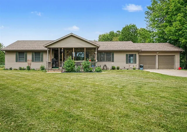 Homes for sale in Edwardsburg, MI | 22180 Redfield St, Edwardsburg, MI 49112 | MLS# 70534697