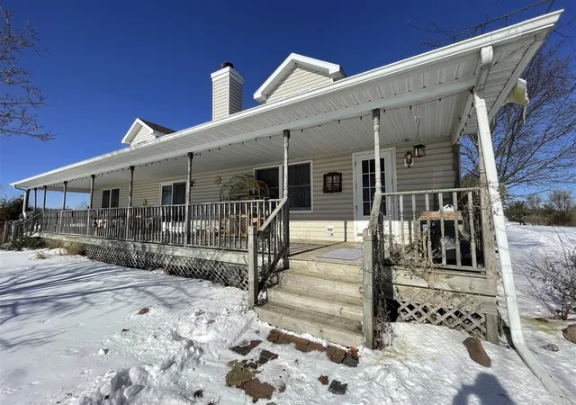 Homes for sale in Manchester, MI | 13631 Bemis Rd, Manchester, MI 48158 | MLS# 70513642